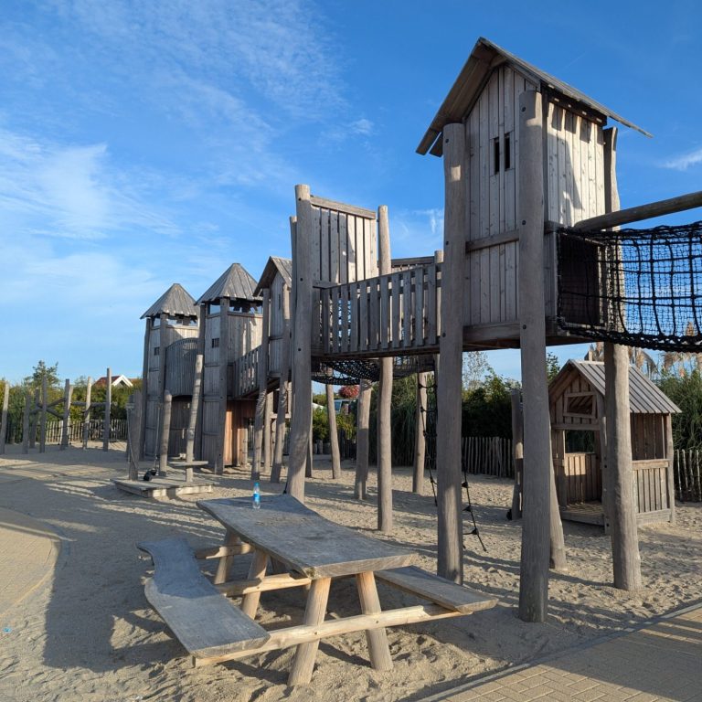 Kletterturm Strandpark de zeeuwse kust